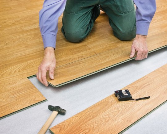 Thợ thi công sàn gỗ Masfloor có nhiều năm kinh nghiệm, đảm bảo đúng kĩ thuật, tiến độ