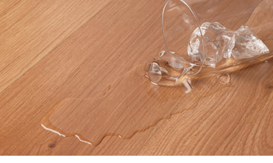 Làm sao phân biệt đâu là loại sàn gỗ chịu nước tốt?
